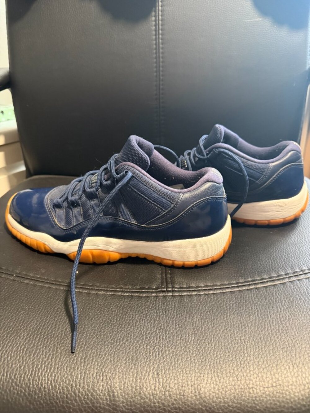 Jordan 11 Retro Low Navy/Gum sz Y7 - Picture 2 of 5